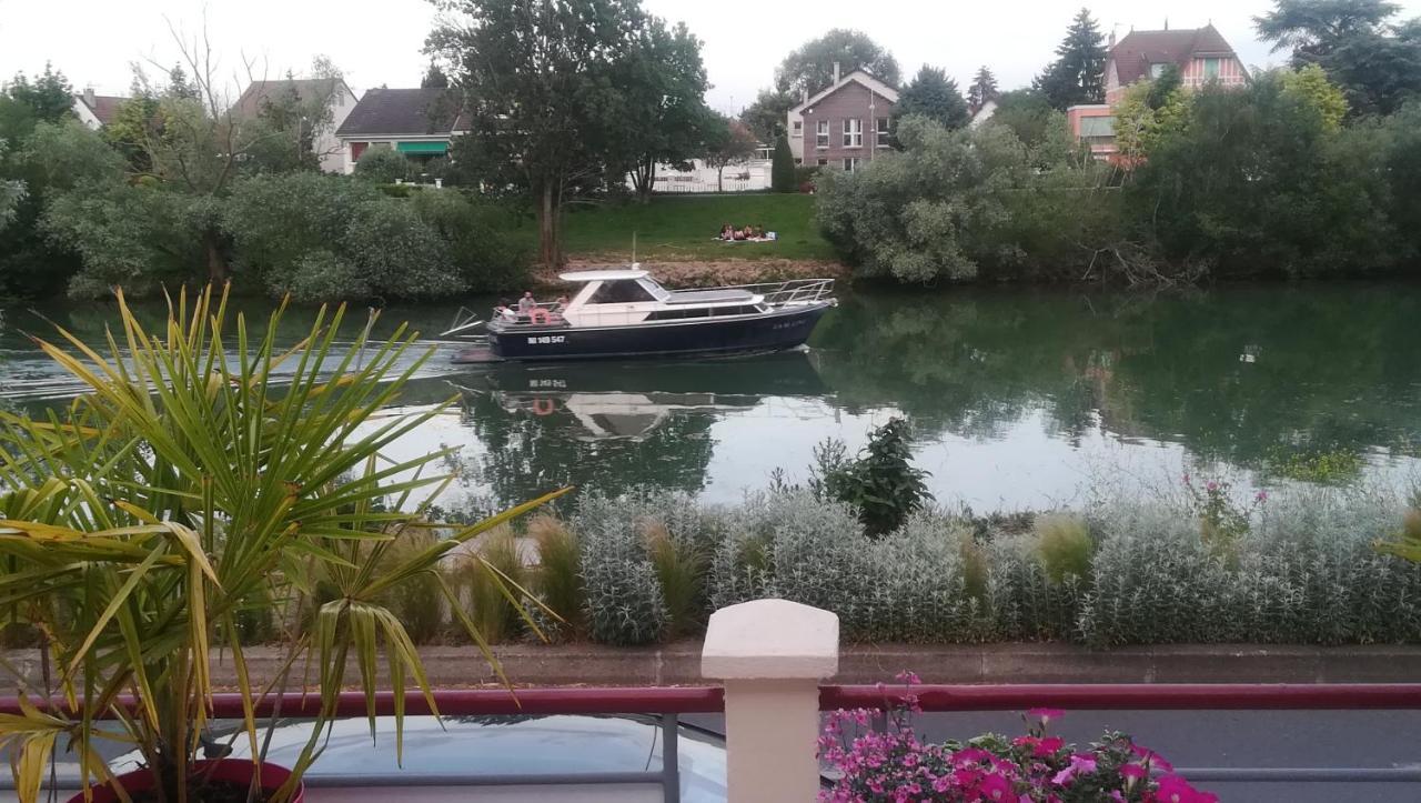 Les Pingouins De La Marne Bed & Breakfast เลอแปโรซูร์มาร์น ภายนอก รูปภาพ