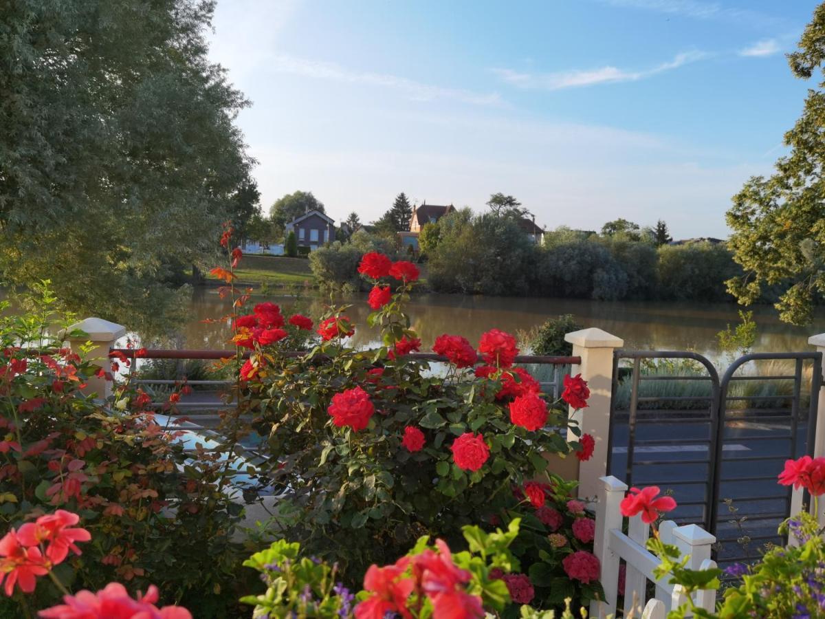 Les Pingouins De La Marne Bed & Breakfast เลอแปโรซูร์มาร์น ภายนอก รูปภาพ