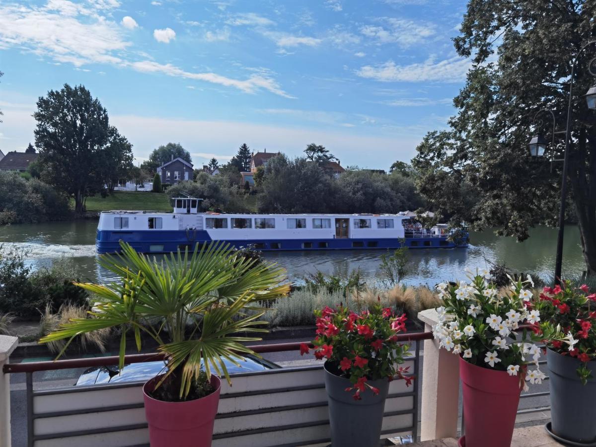 Les Pingouins De La Marne Bed & Breakfast เลอแปโรซูร์มาร์น ภายนอก รูปภาพ