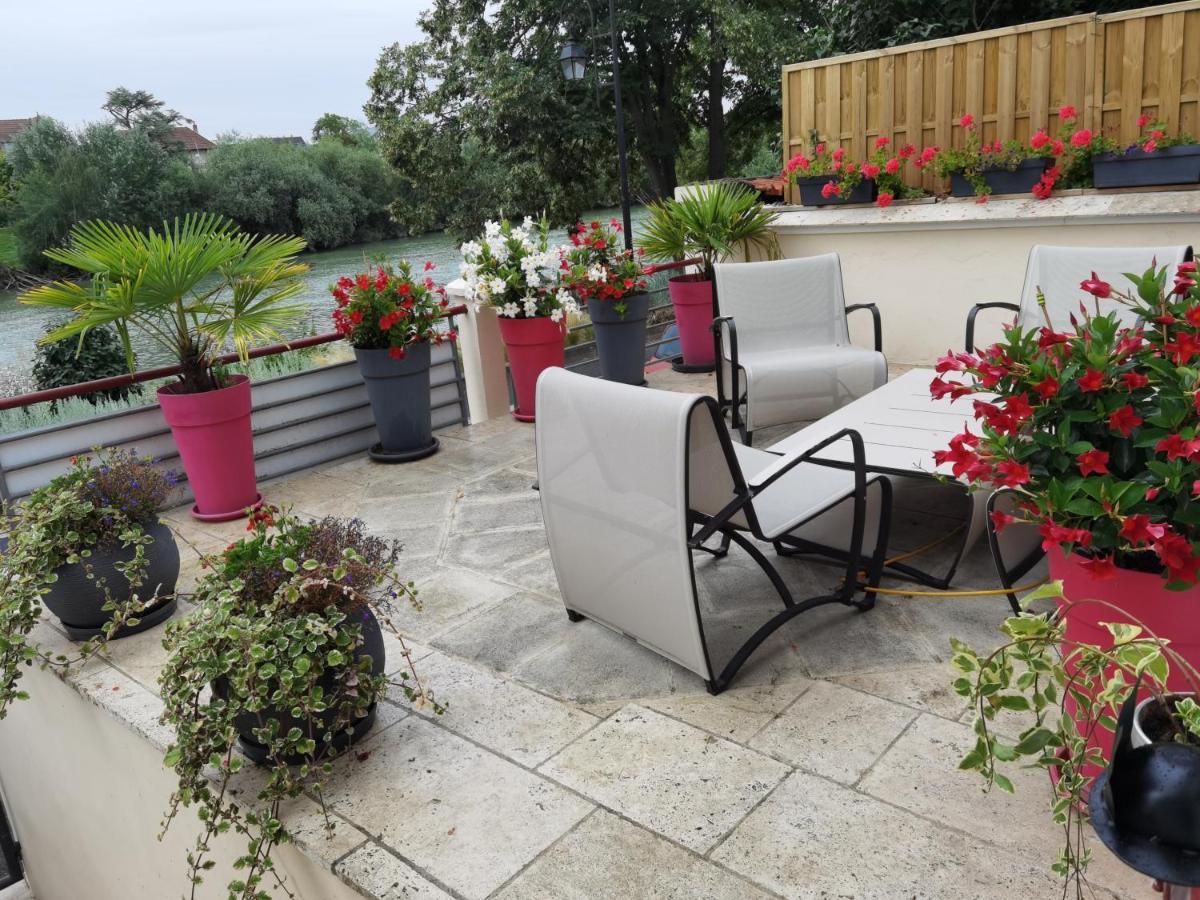 Les Pingouins De La Marne Bed & Breakfast เลอแปโรซูร์มาร์น ภายนอก รูปภาพ