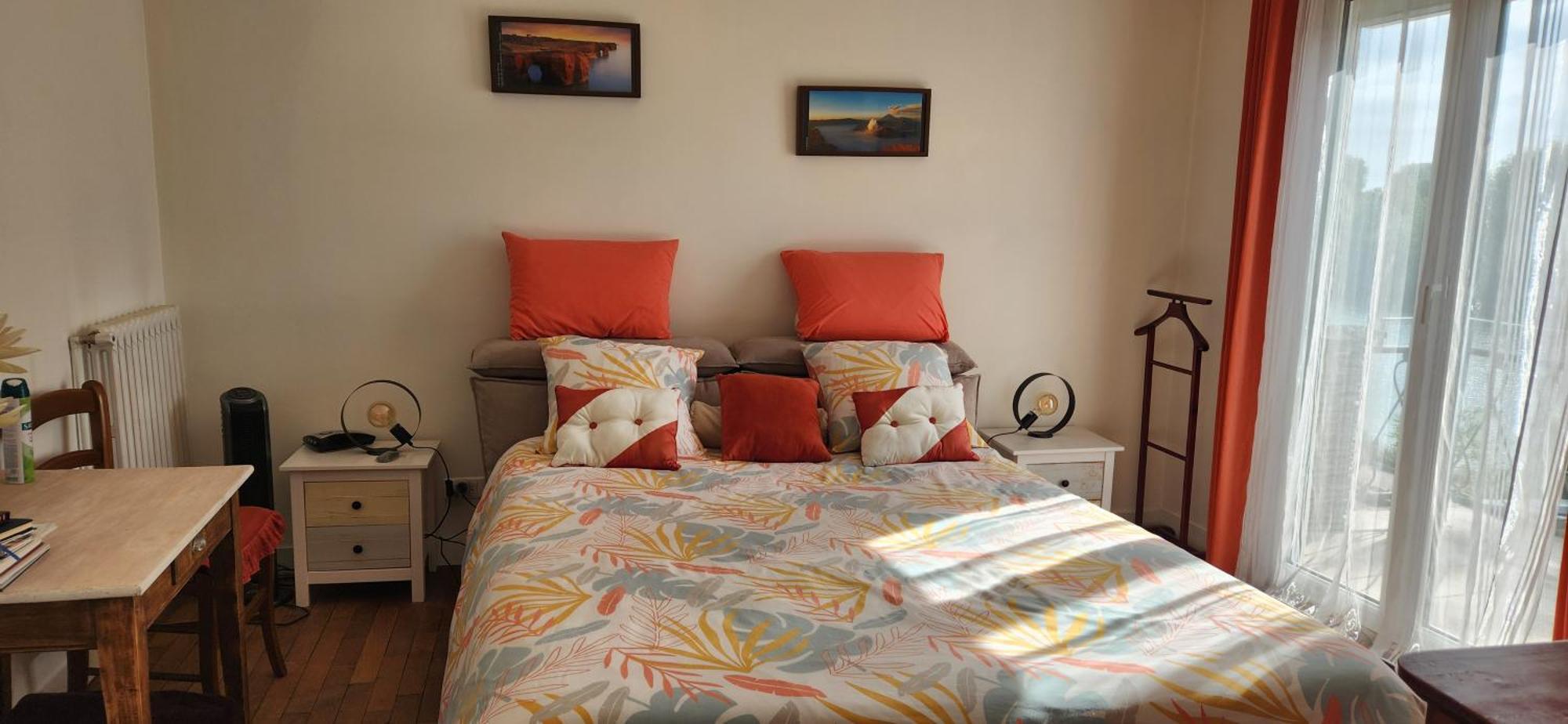 Les Pingouins De La Marne Bed & Breakfast เลอแปโรซูร์มาร์น ภายนอก รูปภาพ
